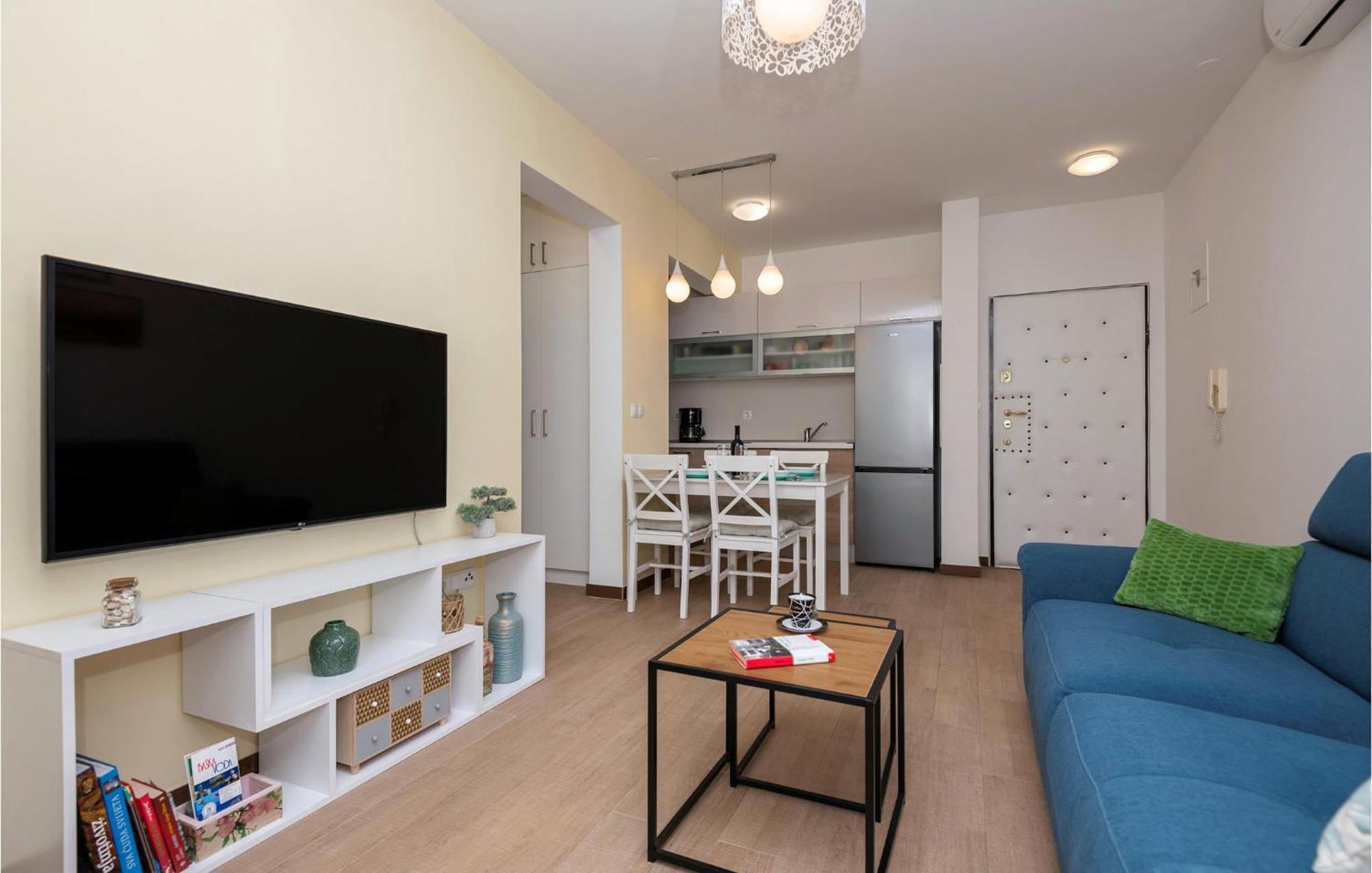 1 Bedroom Beautiful Apartment In Baška Voda Zewnętrze zdjęcie